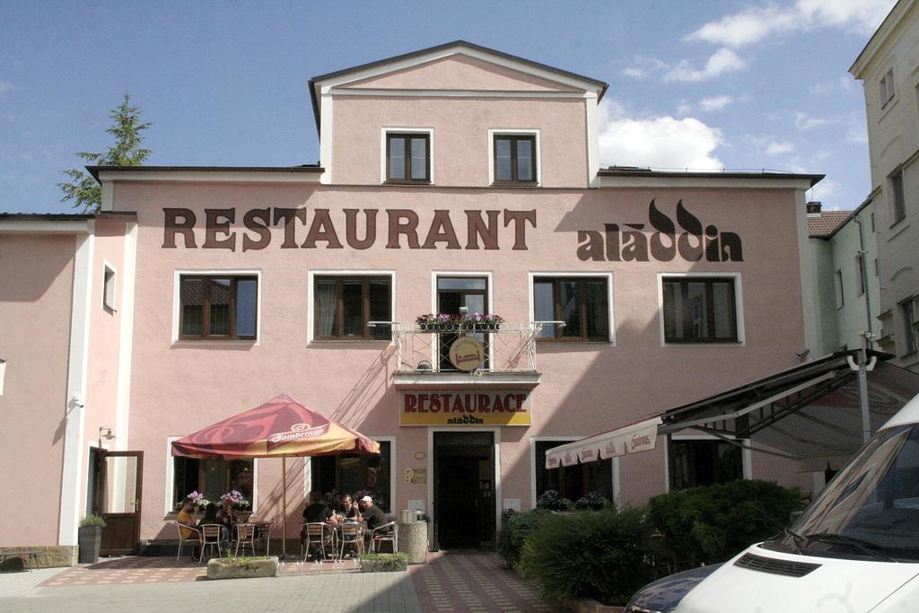 Penzion Aladdin Teplice Exterior foto